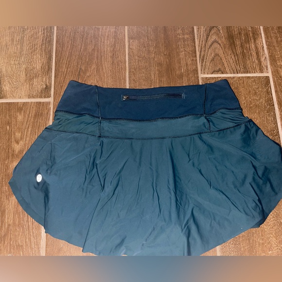 lululemon skirt - Picture 2 of 3
